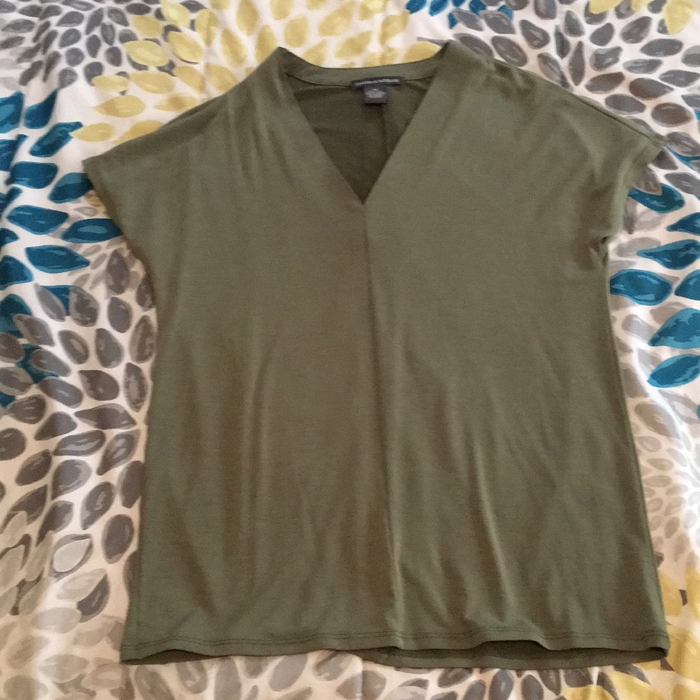 CHELSEA & THEODORE dressy top